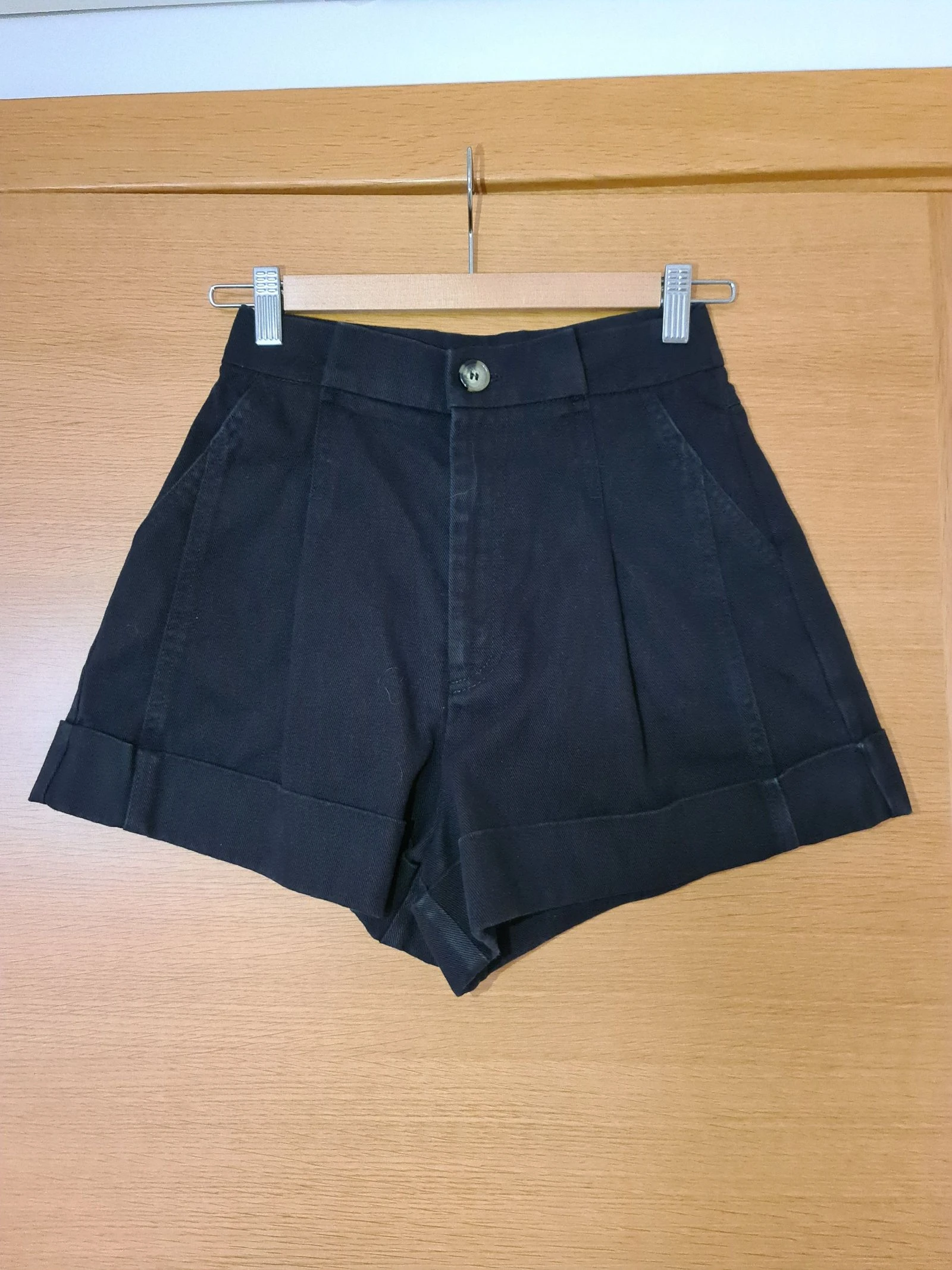 Calções pretos da Zara